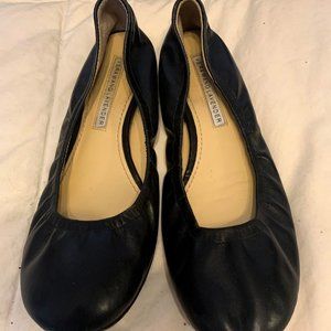 Vera Wang Lavender Ballet Flats in Black